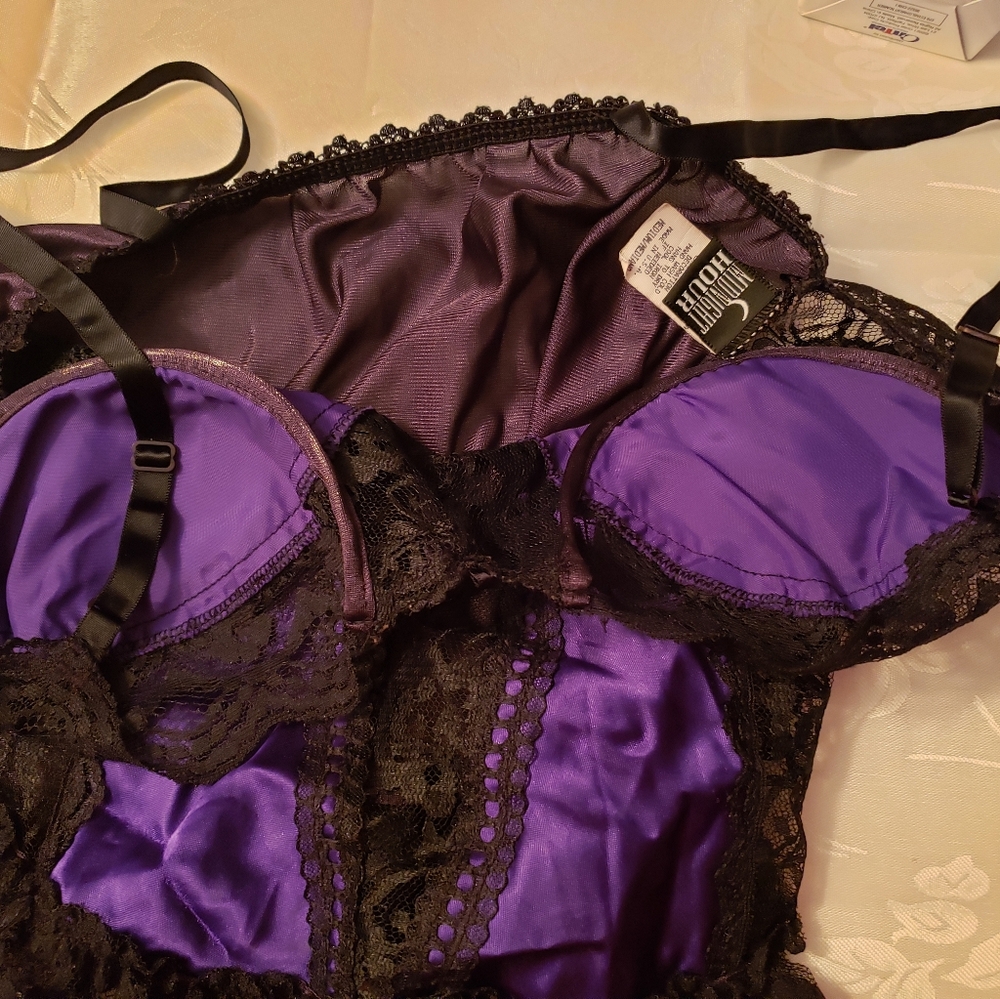 Cami Stocking 4 Garter Purple Satin Black Lace Midnight Hour Size M NWOT - Picture 6 of 7